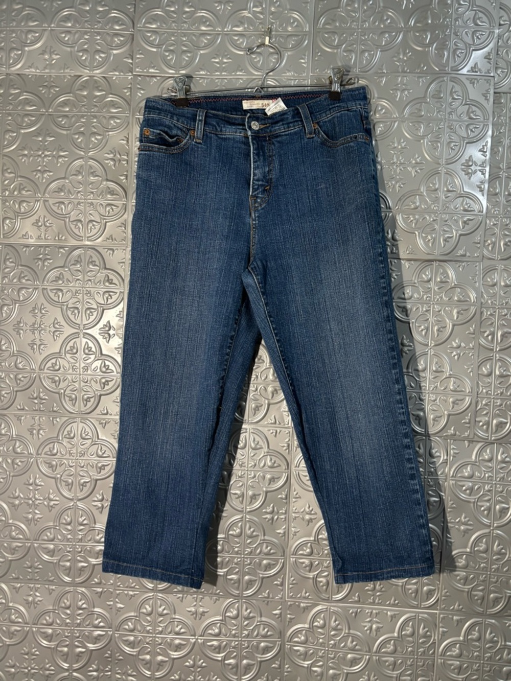 Levi's nwot Womens Jeans 548 Perfectly Slimming Carpi Size 10 Mid Rise Pants